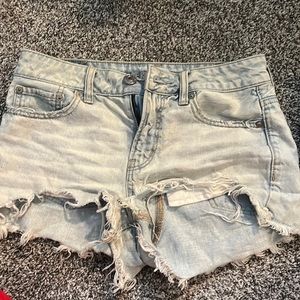 light wash american eagle shorts